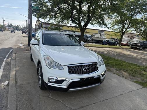 White 2016 INFINITI QX50 Base