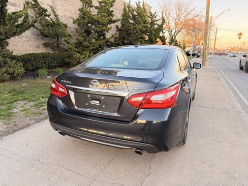 Gray 2017 Nissan Altima 2.5 SL