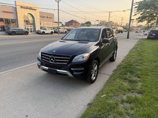 Blue 2013 Mercedes-Benz M-Class ML 350 4MATIC AWD 4dr SUV