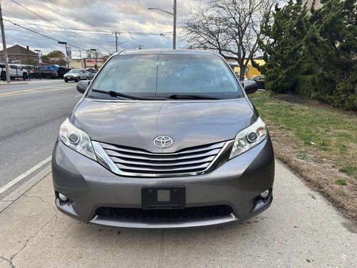 2017 Toyota Sienna Limited Premium