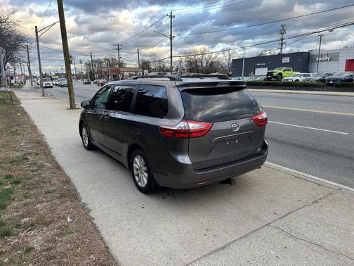 2017 Toyota Sienna Limited Premium