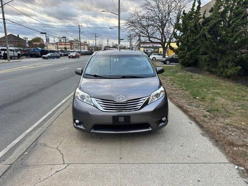 2017 Toyota Sienna Limited Premium
