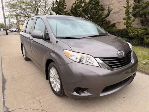 Brown 2012 Toyota Sienna LE