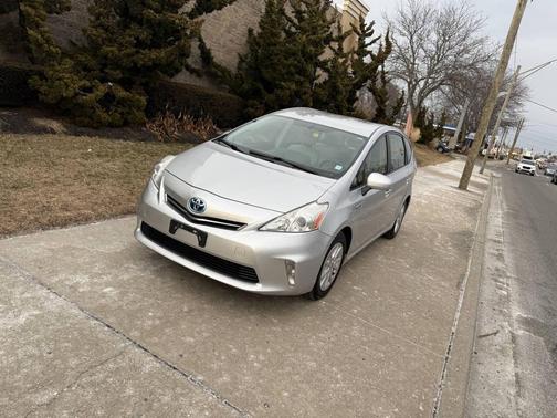 2012 Toyota Prius v Five