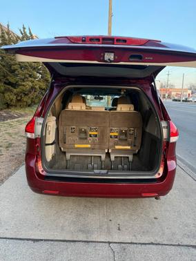 2011 Toyota Sienna LE