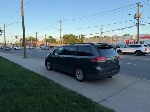 2013 Toyota Sienna XLE