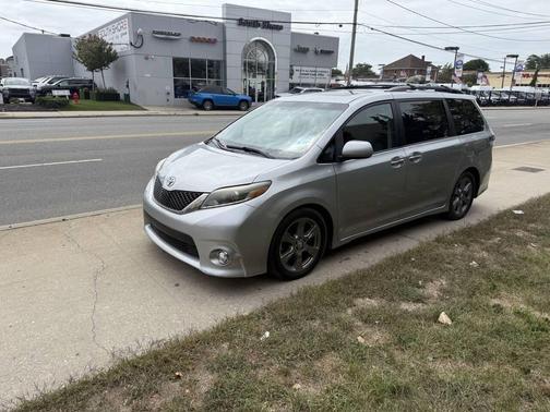 2015 Toyota Sienna SE Premium