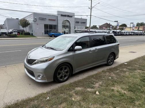 2015 Toyota Sienna SE Premium