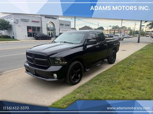 Brilliant Black Crystal Pearlcoat 2018 RAM 1500 Express