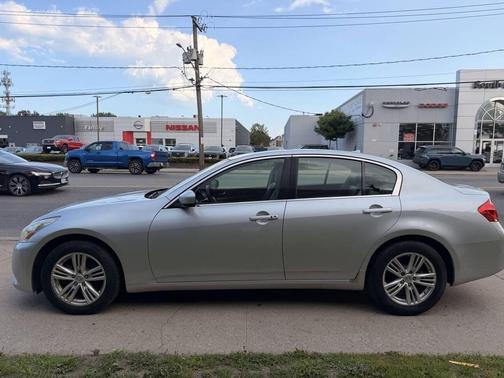 Gray 2013 INFINITI G37x Base