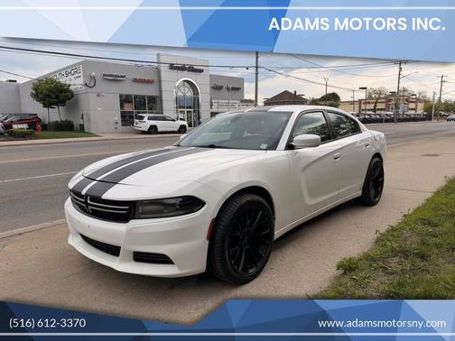 White 2015 Dodge Charger SE