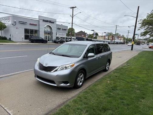 2012 Toyota Sienna LE