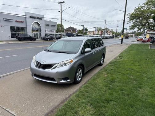 2012 Toyota Sienna LE