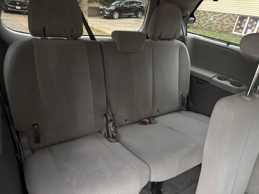 2012 Toyota Sienna LE