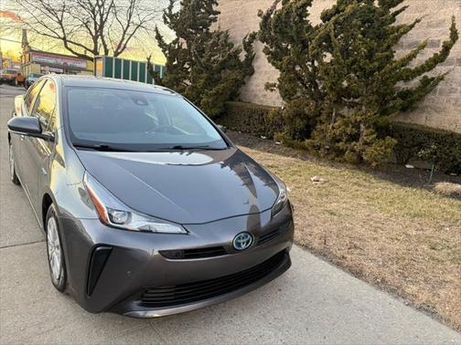2021 Toyota Prius LE