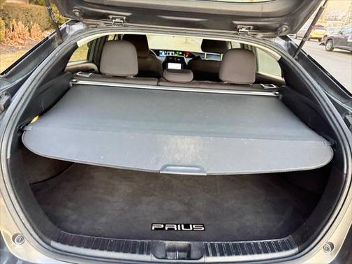 2021 Toyota Prius LE