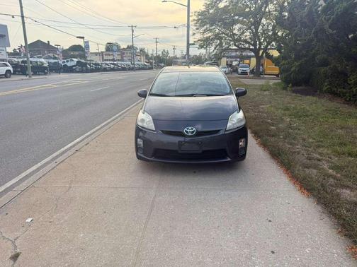 2010 Toyota Prius III
