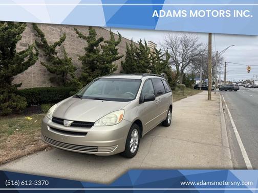 2004 Toyota Sienna LE