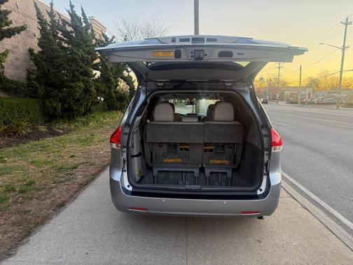 2013 Toyota Sienna XLE