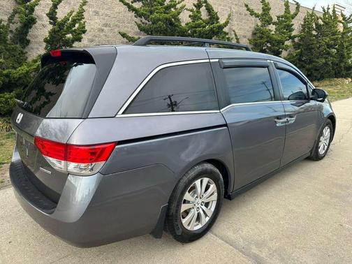 Gray 2016 Honda Odyssey SE