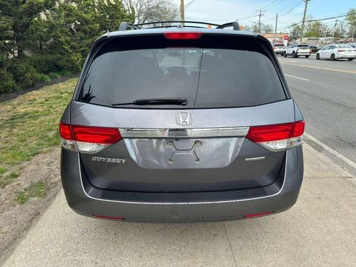 Gray 2016 Honda Odyssey SE