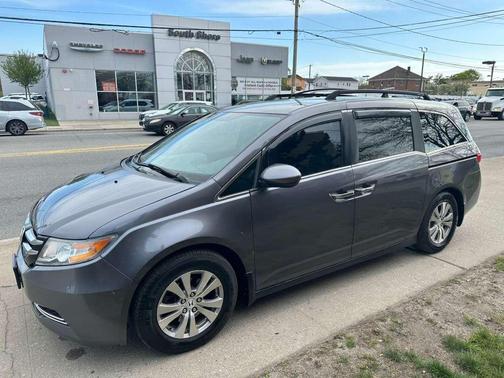 Gray 2016 Honda Odyssey SE