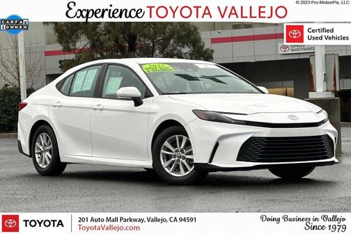 2025 Toyota Camry LE
