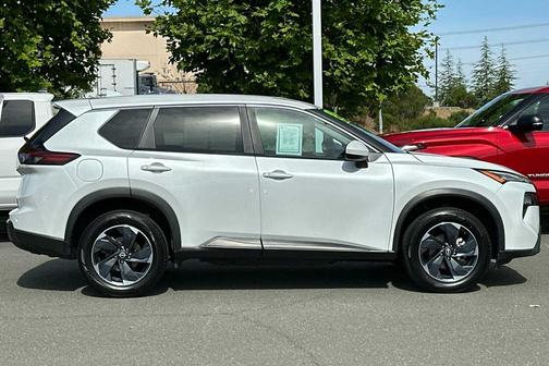 White Pearl 2024 Nissan Rogue SV