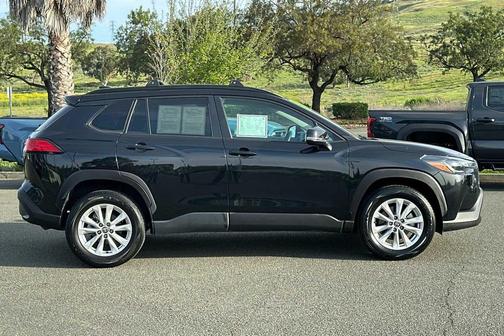 2022 Toyota Corolla Cross LE