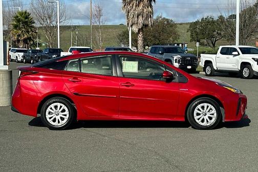 2022 Toyota Prius LE