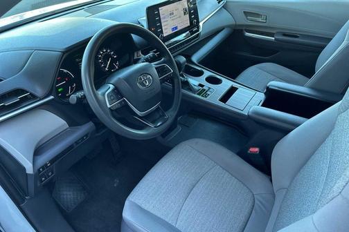 2021 Toyota Sienna LE