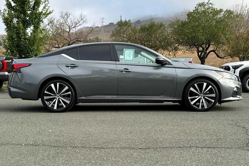 2022 Nissan Altima SR FWD