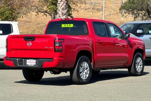 2023 Nissan Frontier SV