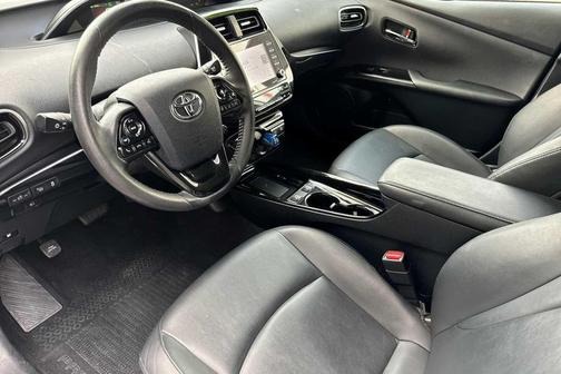 2022 Toyota Prius L