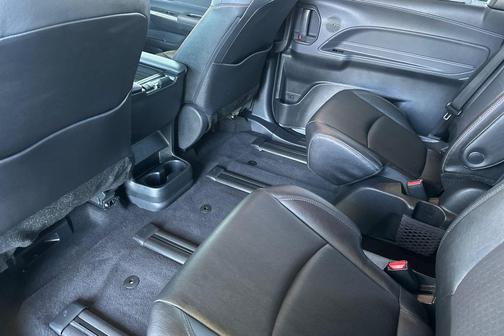 2024 Toyota Sienna XSE 7 Passenger