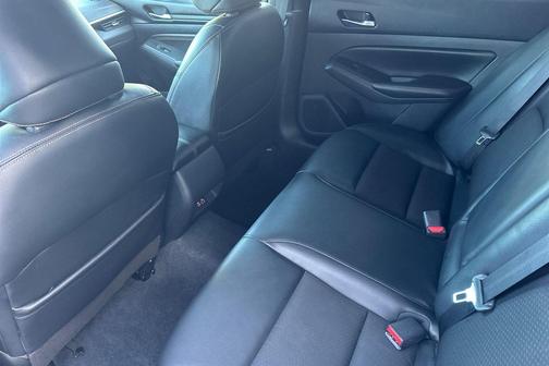 2021 Nissan Altima SR FWD