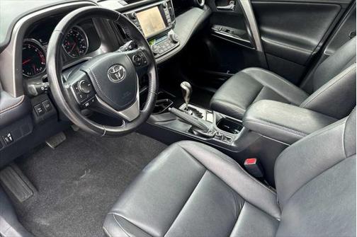 2016 Toyota RAV4 SE