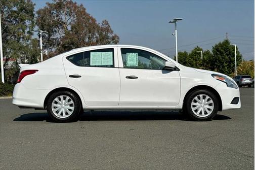 2019 Nissan Versa 1.6 S+