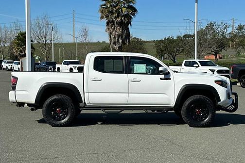 2017 Toyota Tacoma Base