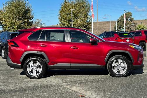 2025 Toyota RAV4 Hybrid XLE