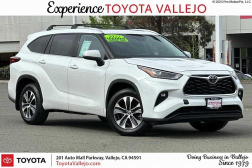 Wind Chill Pearl 2022 Toyota Highlander XLE