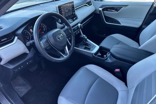2020 Toyota RAV4 XLE Premium