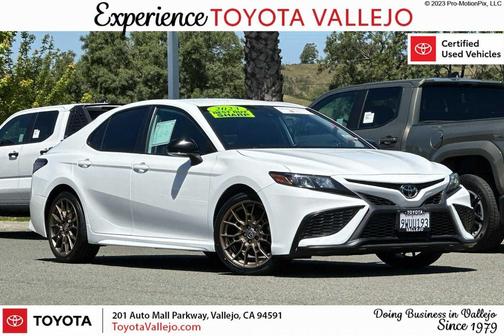 Ice Cap 2023 Toyota Camry SE