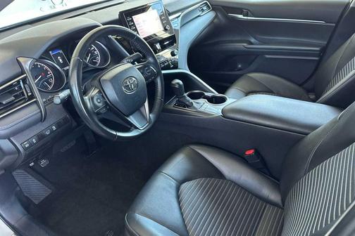 Ice Cap 2023 Toyota Camry SE