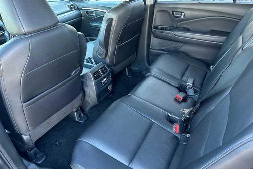 2022 Honda Pilot AWD Special Edition