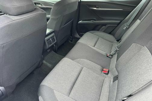 Ice 2025 Toyota Camry LE