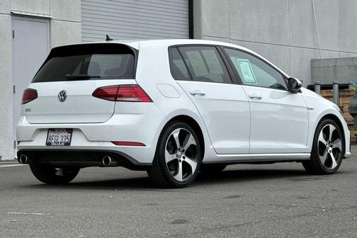2018 Volkswagen Golf GTI 2.0T S 4-Door