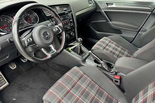 2018 Volkswagen Golf GTI 2.0T S 4-Door
