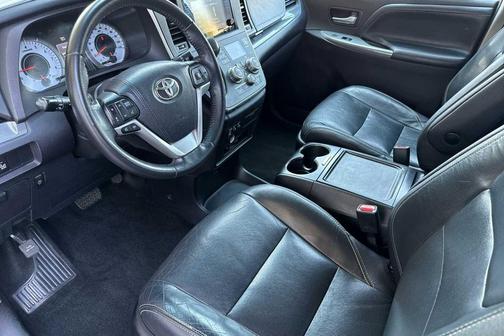 2017 Toyota Sienna SE Premium