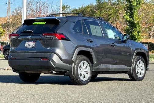 2020 Toyota RAV4 LE